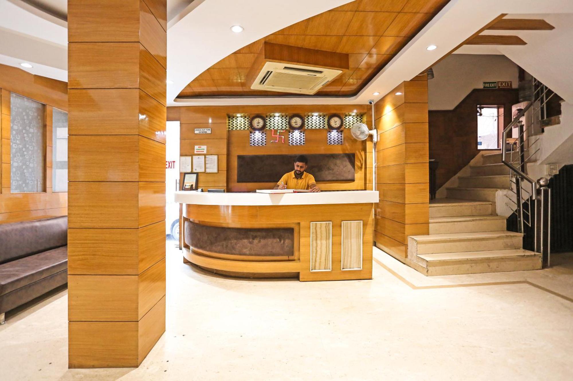 Hotel Silky Palace Near Igi Airportt Нью-Делі Екстер'єр фото