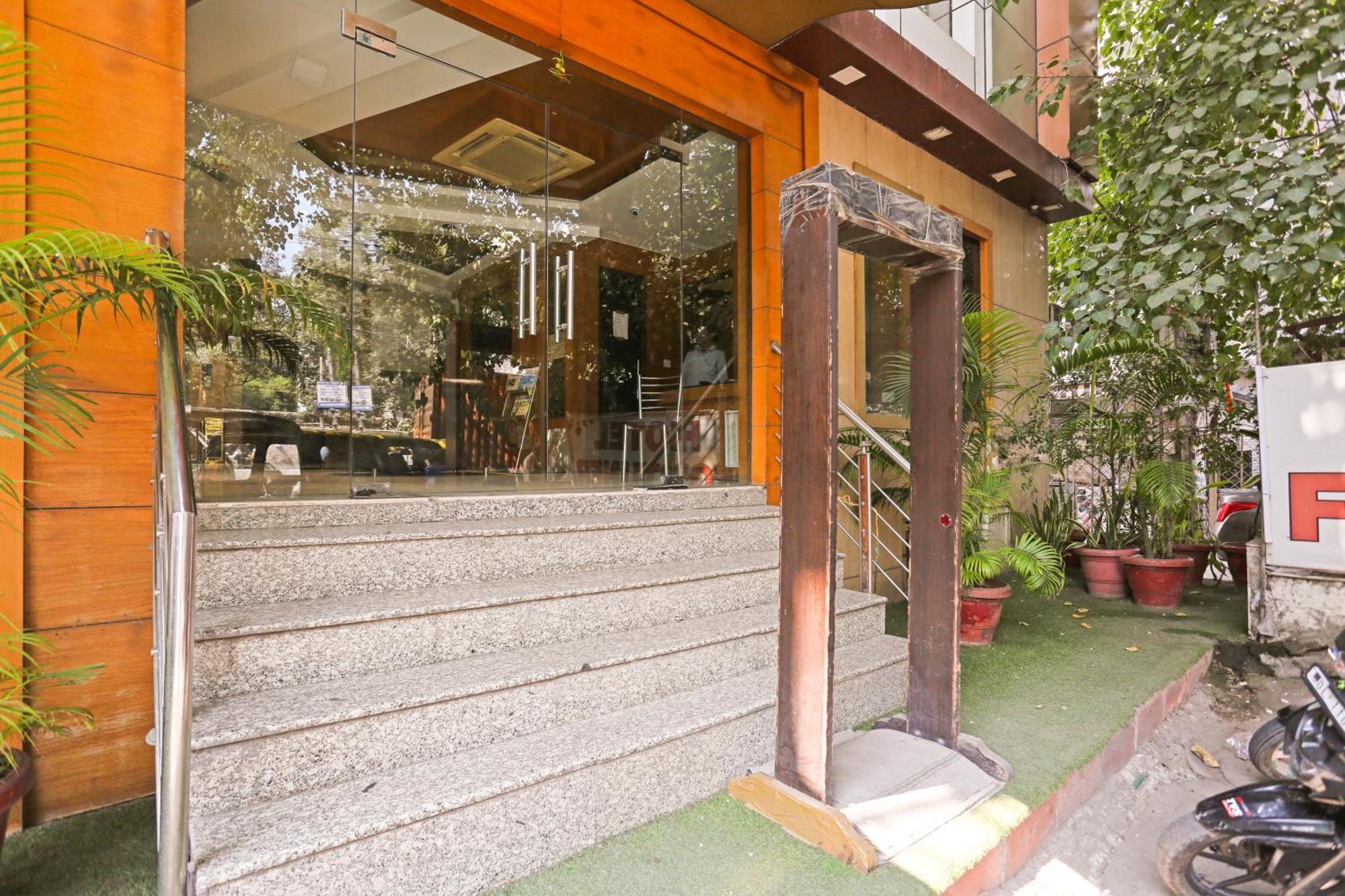 Hotel Silky Palace Near Igi Airportt Нью-Делі Екстер'єр фото