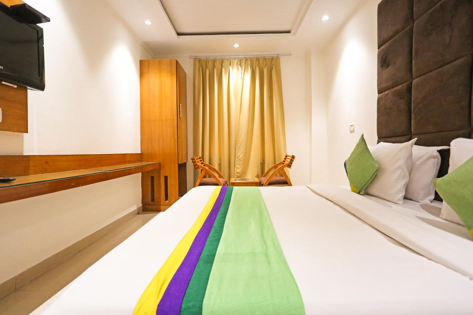 Hotel Silky Palace Near Igi Airportt Нью-Делі Екстер'єр фото