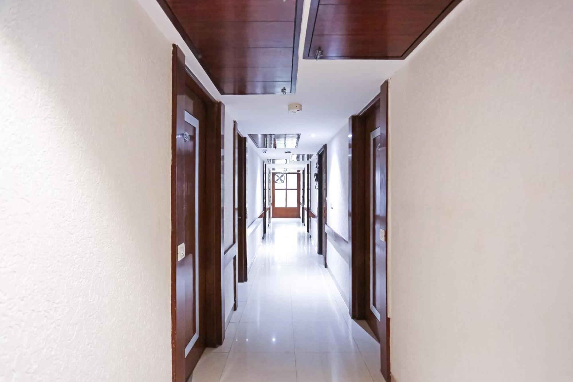 Hotel Silky Palace Near Igi Airportt Нью-Делі Екстер'єр фото